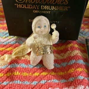 NWT NIP NEW Snowbabies Holiday Drummer Ornament Bisque Christmas White Gold Drum